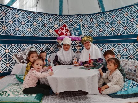 "Өнегелі әже-тәрбиелі немере"